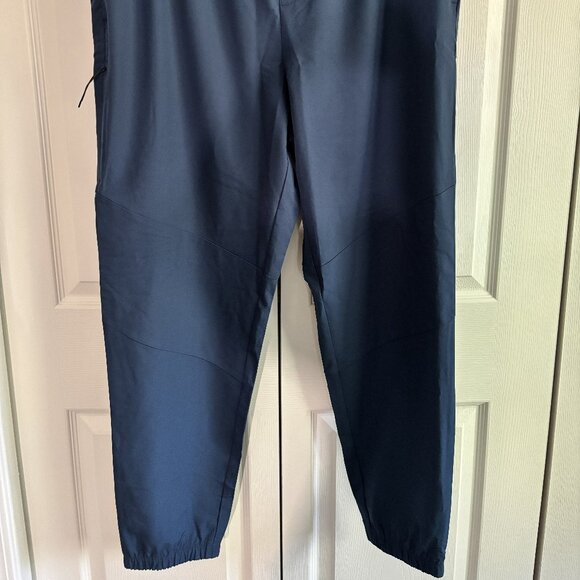 NWT, Women's Gap Performance Jogger, Size X-large - Picture 2 of 5